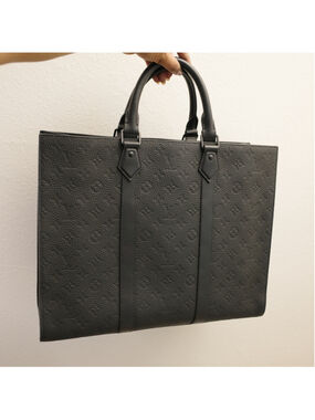 LOUIS VUITTON Black Taurillon Leather Sac Plat 24H Tote Bag